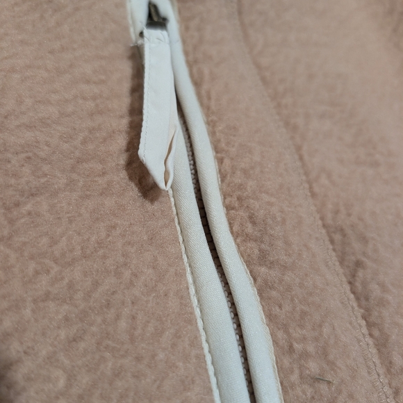 Fleece zip up vest - Picture 4 of 6